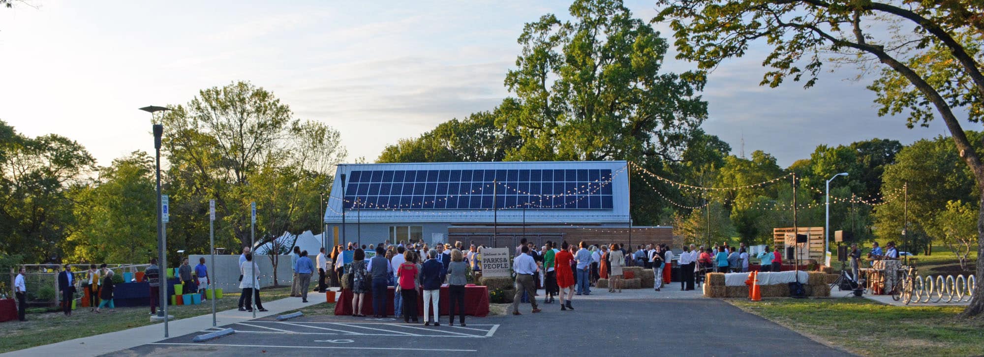 Parks & People Foundation's grounds provided a perfect backdrop to the outdoor soiree.