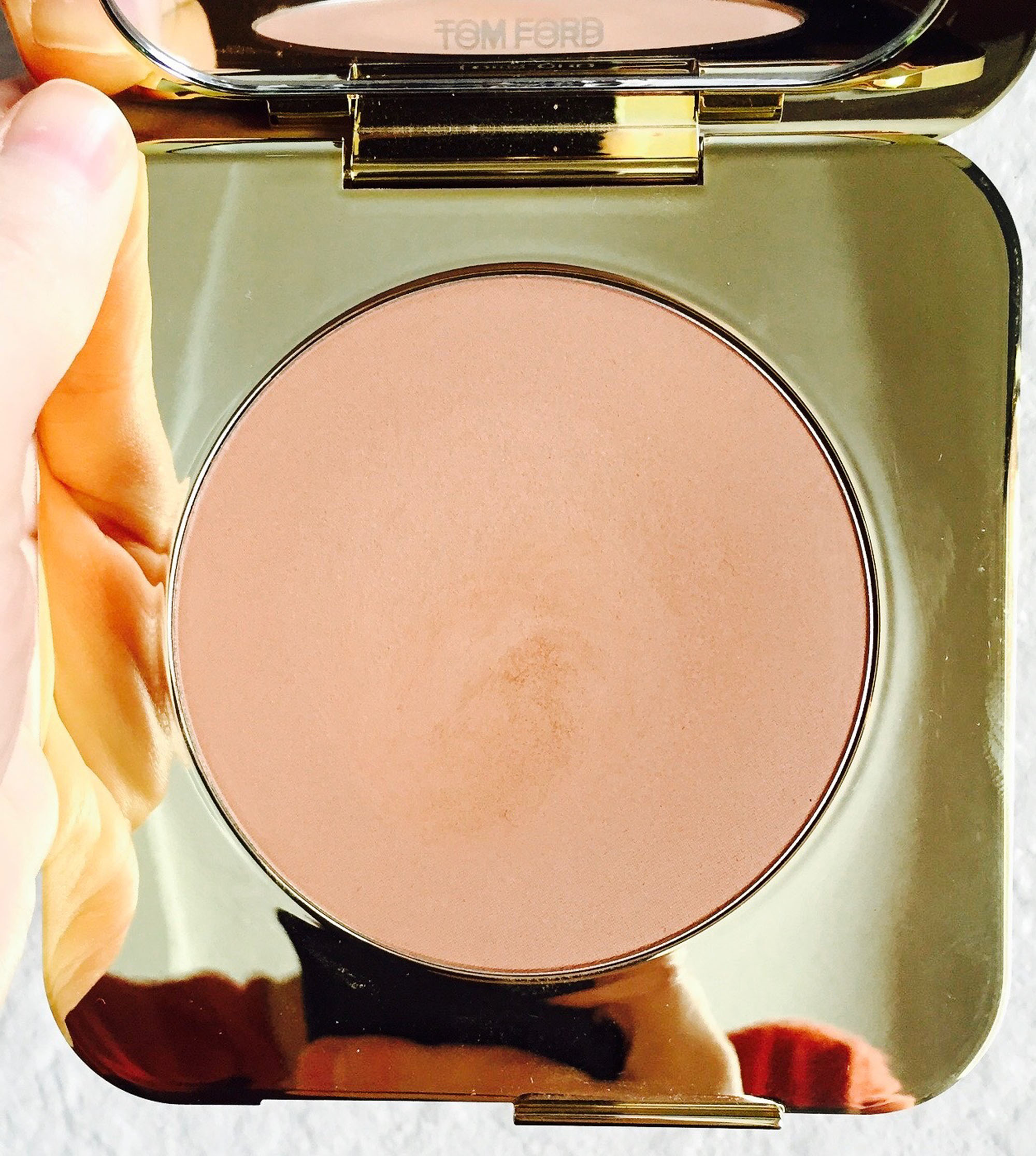 Tom ford soleil glow bronzer. Tom Ford Bronzing Powder #02 Terra. Бронзер том Форд Терра. Бронзер Tom Ford Terra.